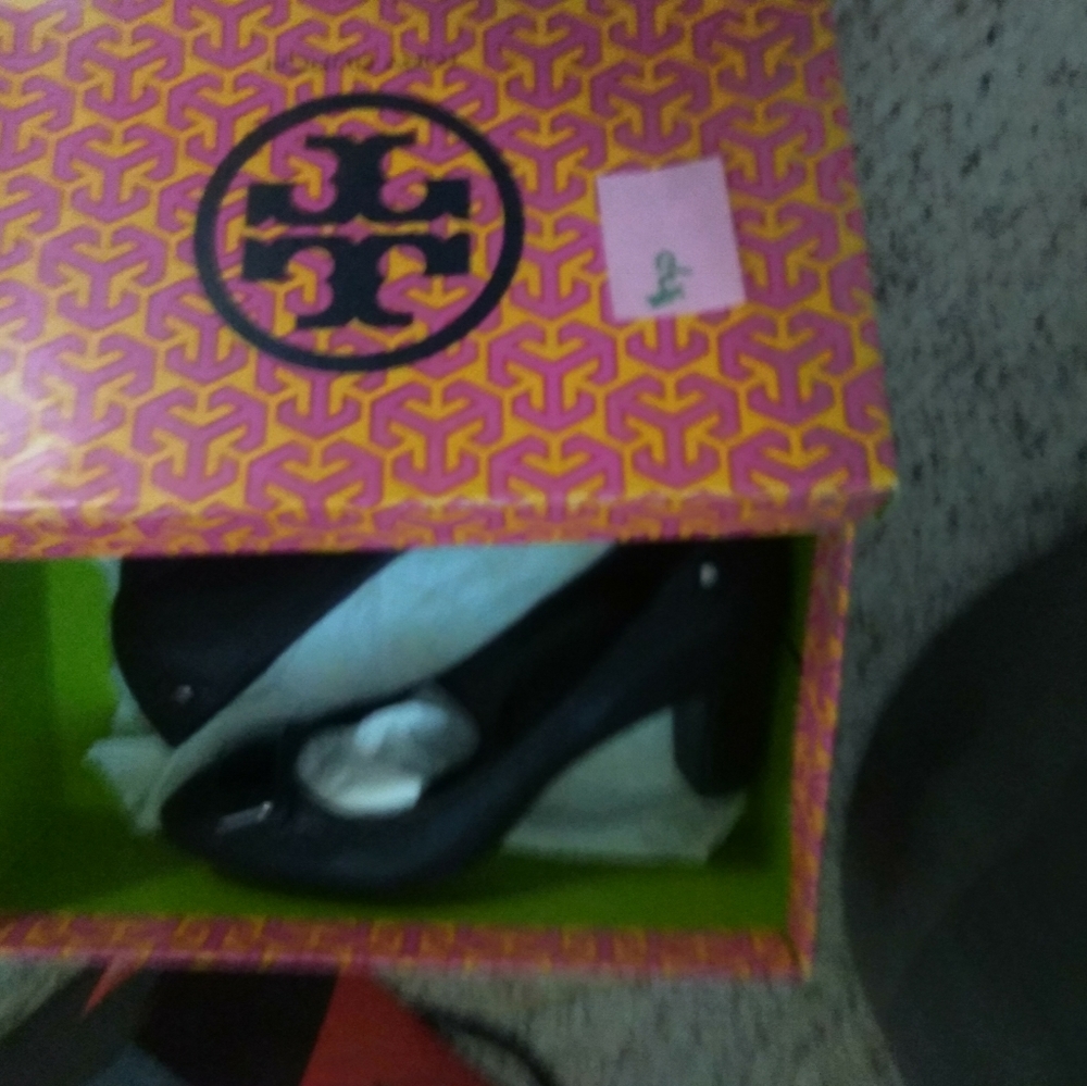 Heels - Picture 3 of 9